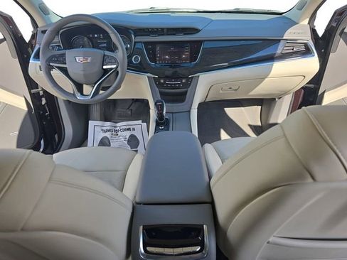 Used 2021 Cadillac XT6 Premium Luxury image 9