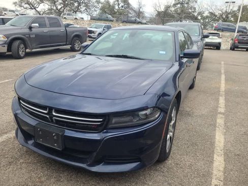 Used 2015 Dodge Charger SE image 2