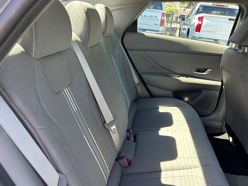Used 2021 Hyundai Elantra SEL FWD image 23