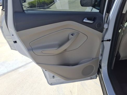 Used 2017 Ford Escape Titanium FWD image 17