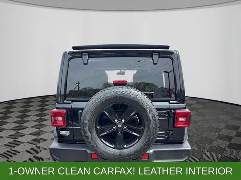 Used 2023 Jeep Wrangler Unlimited Sahara AWD/4WD image 3