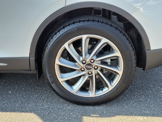 Used 2025 Lincoln Corsair AWD w/ Equipment Group 101A image 31
