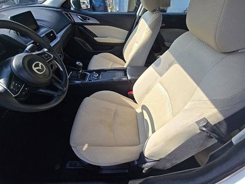 Used 2018 MAZDA MAZDA3 Sport FWD image 6