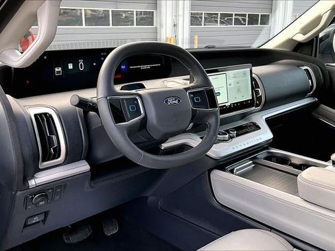 Used 2025 Ford Expedition Max Active image 18