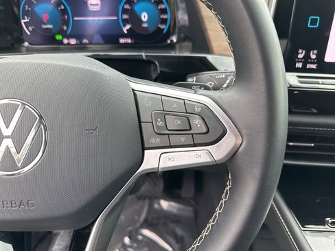 Used 2024 Volkswagen Atlas SE image 4