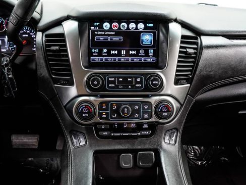 Used 2019 Chevrolet Suburban LT RWD image 27