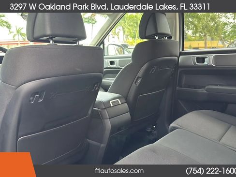 Used 2025 Hyundai Santa Fe SE image 24