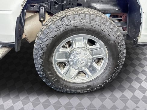 Used 2022 RAM 2500 Tradesman w/ Chrome Appearance Group image 37