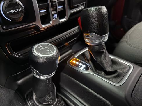 Used 2022 Jeep Wrangler Unlimited Sport image 25