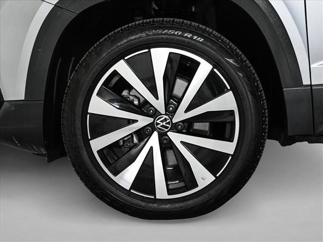 Used 2023 Volkswagen Taos SE w/ Panoramic Sunroof Package AWD/4WD image 25