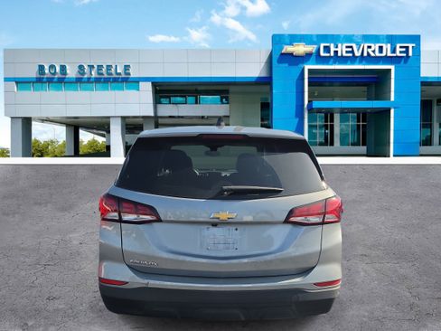 Used 2024 Chevrolet Equinox LS w/ LS Convenience Package FWD image 4