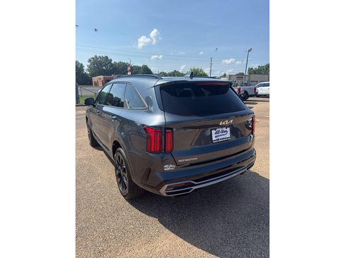 Used 2023 Kia Sorento SX AWD/4WD image 3