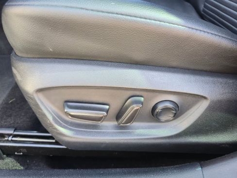 Used 2021 Toyota Camry SE w/ Carpet Mat Package (TMS) FWD image 17