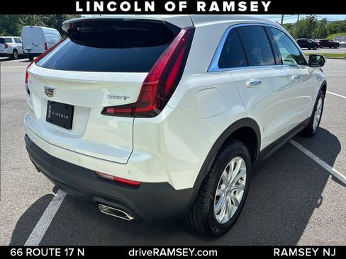 Used 2022 Cadillac XT4 Luxury w/ Cold Weather Package AWD/4WD image 7