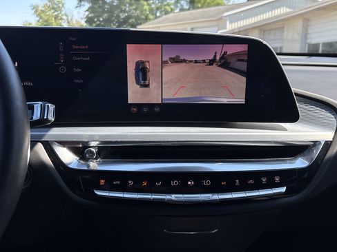 Used 2024 Cadillac Lyriq Luxury AWD/4WD image 21