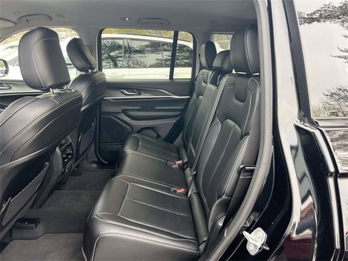 Certified 2023 Jeep Grand Cherokee Limited w/ Black Appearance Package image 13