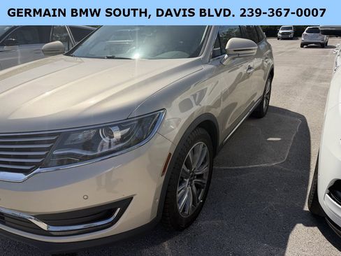 Used 2017 Lincoln MKX Reserve w/ Driver Assistance Package image 3