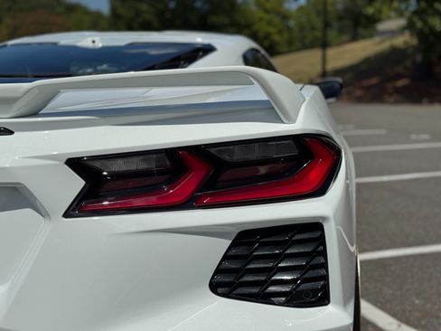 Used 2020 Chevrolet Corvette Stingray Preferred Cpe w/ 2LT Preferred Equipment Group RWD image 24