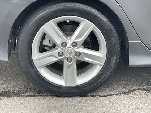 Used 2012 Toyota Camry SE image 11