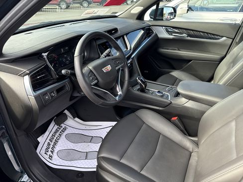 Used 2025 Cadillac XT6 Premium Luxury image 18
