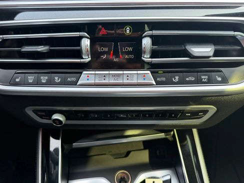 Used 2021 BMW X5 M50i AWD/4WD image 19