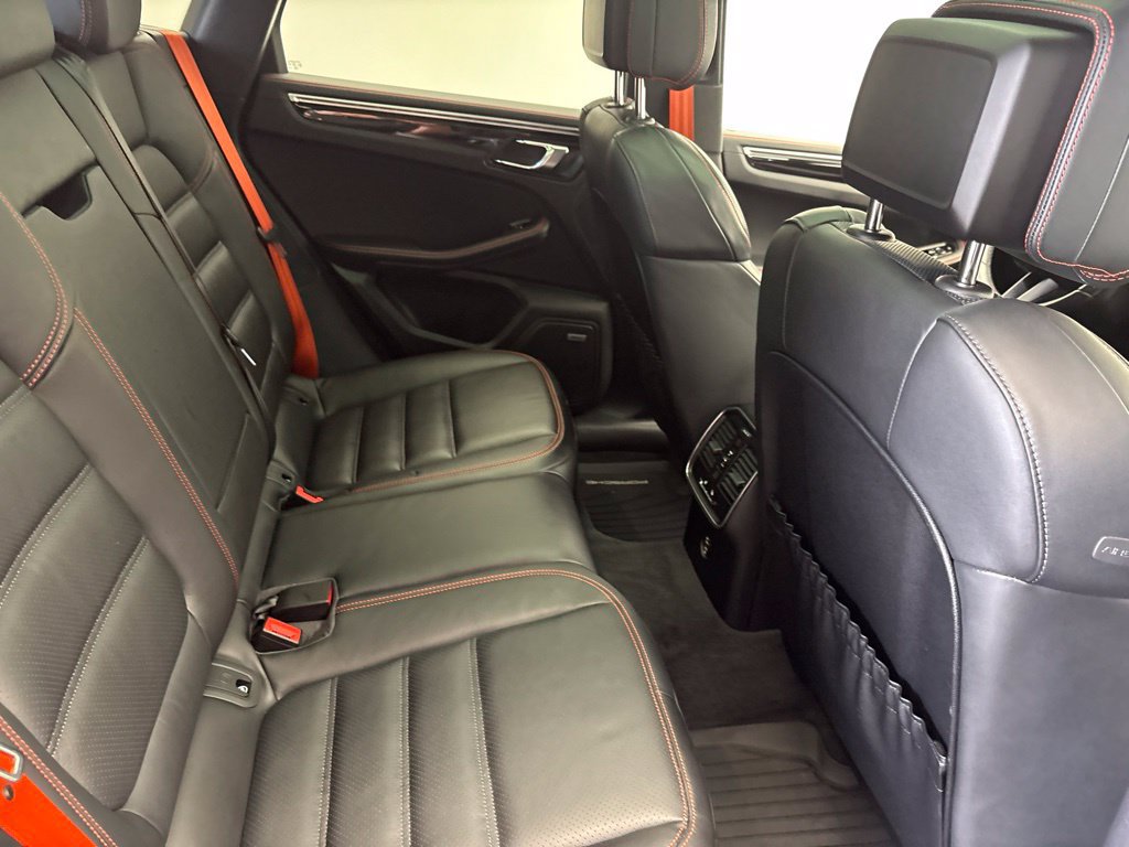 Certified 2023 Porsche Macan Turbo AWD/4WD image 28