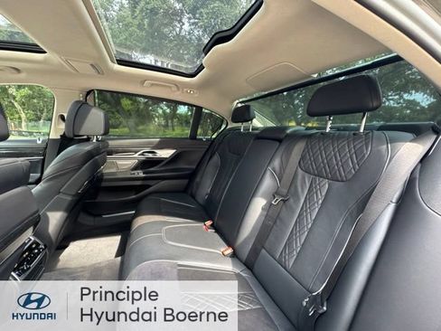 Used 2021 BMW 740i w/ Premium Package RWD image 17