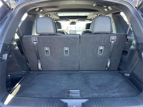 Used 2025 Honda Pilot TrailSport image 7