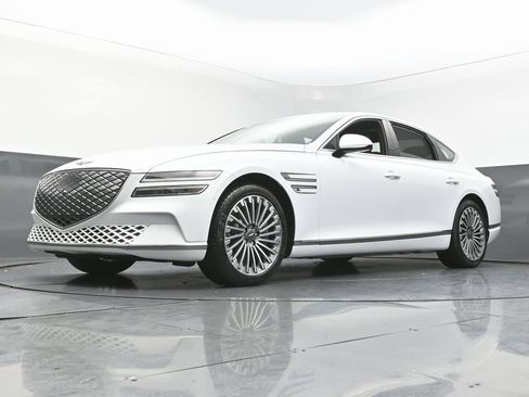 Used 2023 Genesis G80 image 54