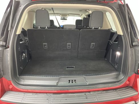 Used 2022 Ford Expedition XLT image 28