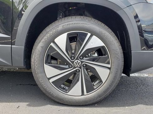 New 2026 Volkswagen Taos SE AWD/4WD image 12
