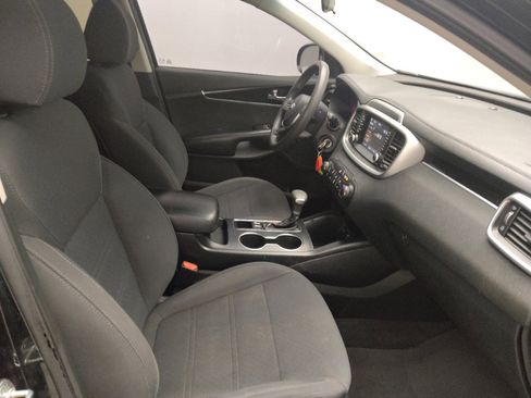 Used 2019 Kia Sorento L FWD image 21