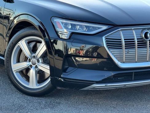 Used 2019 Audi e-tron Premium Plus image 10