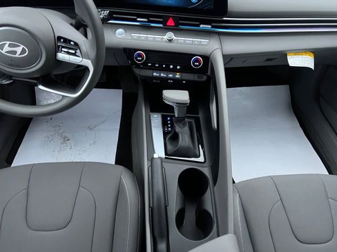 Certified 2024 Hyundai Elantra SEL image 20
