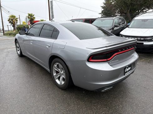 Used 2015 Dodge Charger SE w/ Sport Appearance Group RWD image 2