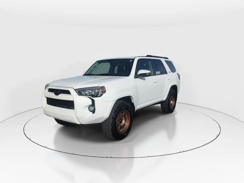 Used 2015 Toyota 4Runner SR5 Premium image 4