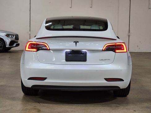 Used 2022 Tesla Model 3 Performance image 10