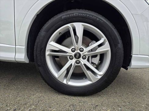 Certified 2023 Audi Q3 2.0T Premium w/ Convenience Package AWD/4WD image 9