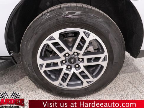 Used 2025 Ford Expedition Active AWD/4WD image 10
