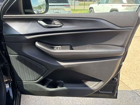 New 2025 Jeep Grand Cherokee L Altitude image 31