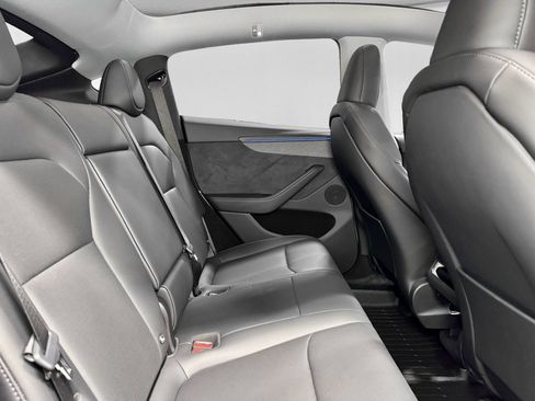 Used 2026 Tesla Model Y Long Range image 21