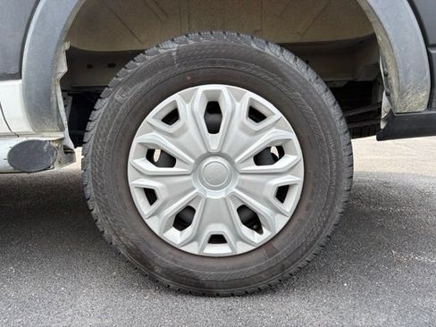Used 2025 Ford Transit 250 Low Roof w/ Exterior Upgrade Package RWD image 18