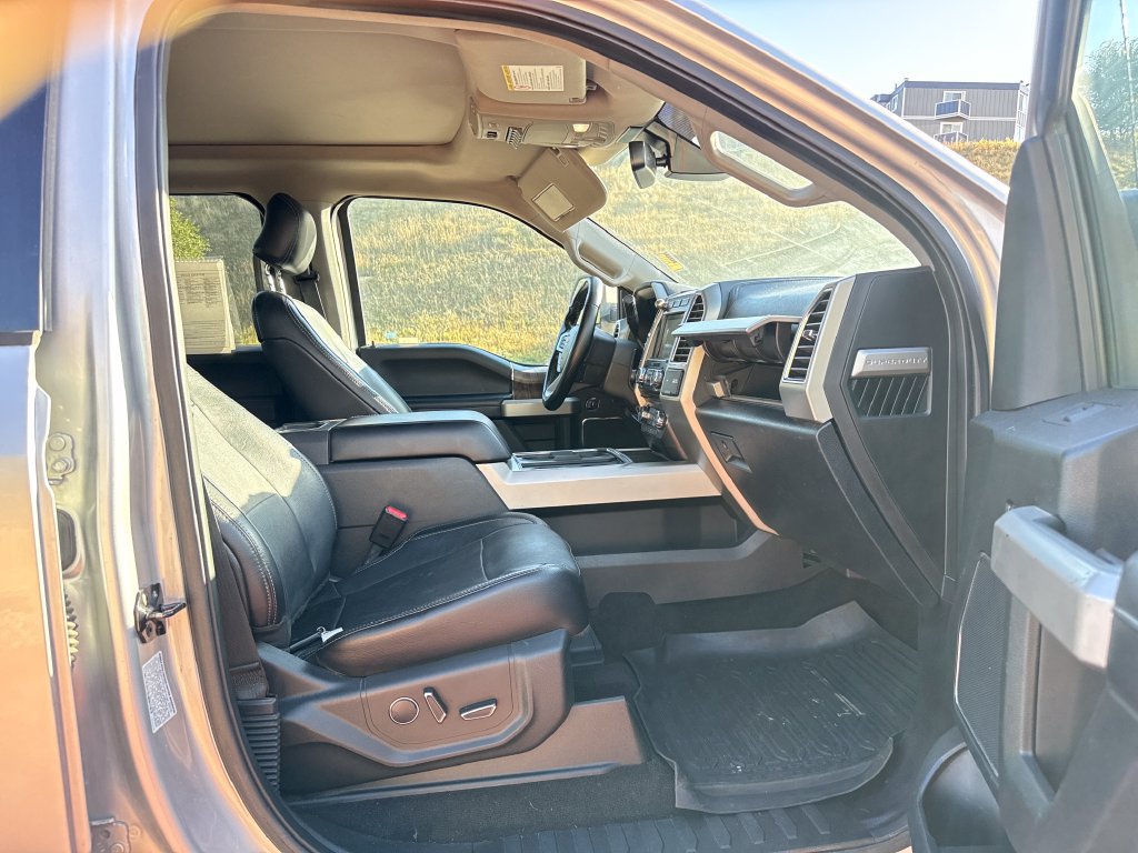 Used 2017 Ford F350 Lariat w/ Lariat Ultimate Package AWD/4WD image 26