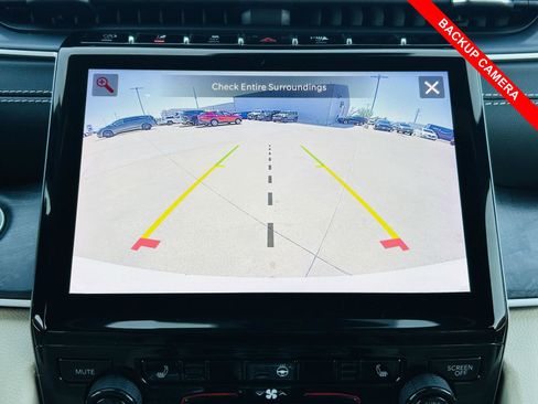 Used 2023 Jeep Grand Cherokee Limited AWD/4WD image 13