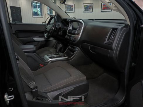 Used 2017 Chevrolet Colorado LT w/ LT Convenience Package AWD/4WD image 41