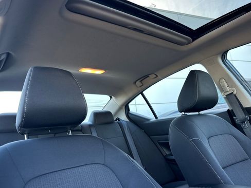 Used 2021 Nissan Altima 2.5 SV w/ SV Premium Package image 16