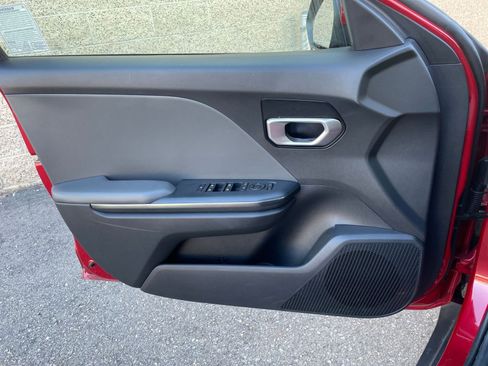 Used 2025 Kia K4 LXS image 18
