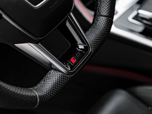 Used 2024 Audi RS 7 Performance w/ Executive Package image 41