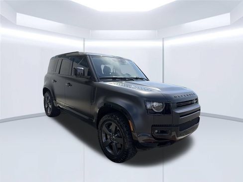 Used 2024 Land Rover Defender 110 X-Dynamic SE AWD/4WD image 8