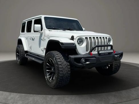 Used 2018 Jeep Wrangler Unlimited Rubicon AWD/4WD image 3